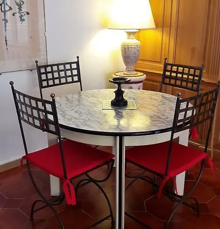 Apartment Agreable Et Spacieux 2 Pieces, Avec Grande Terrasse *